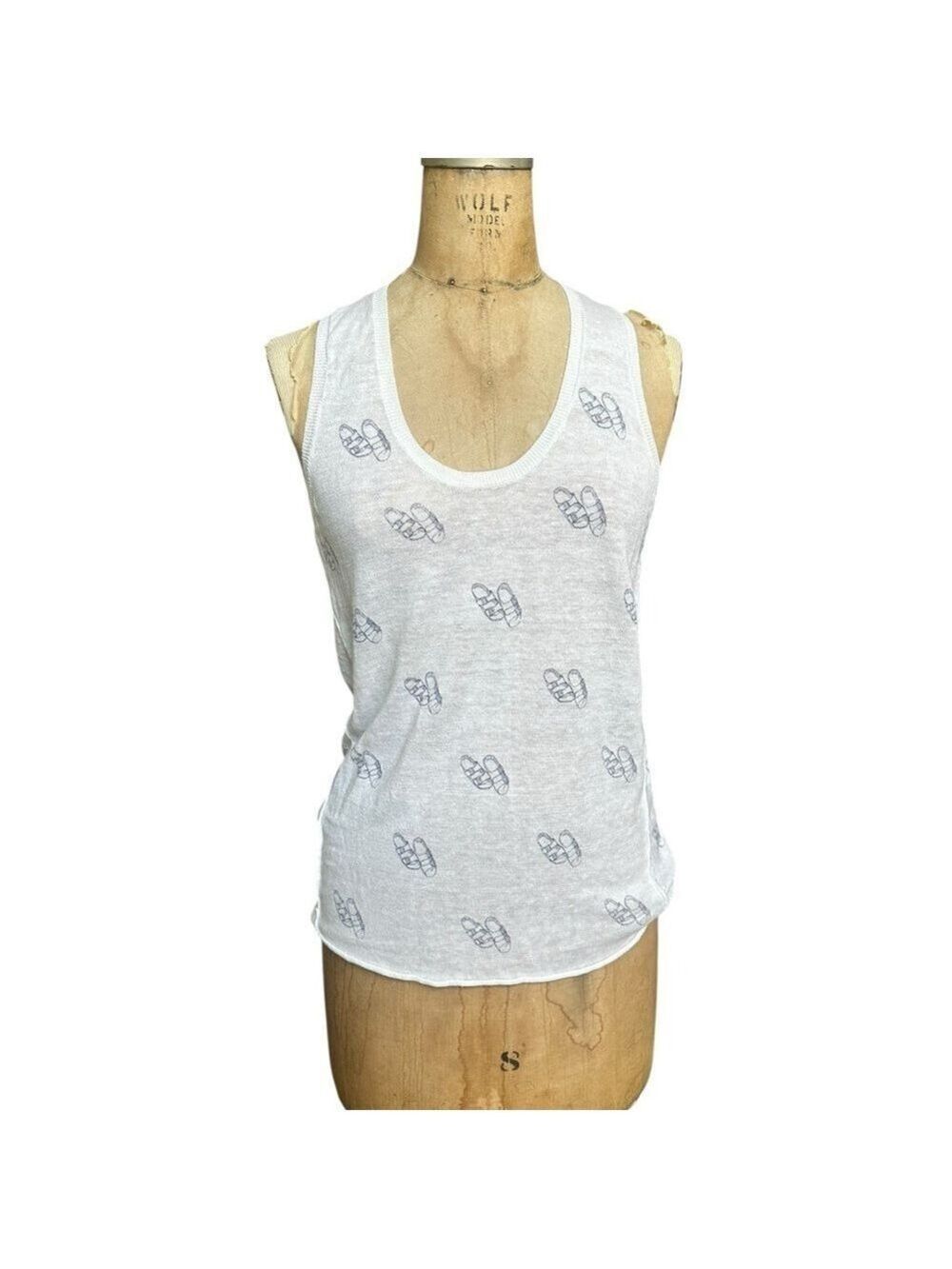 360 Sweater 100% Linen Cream Fitted Tank Top With Allover Sandal Print Small EUC